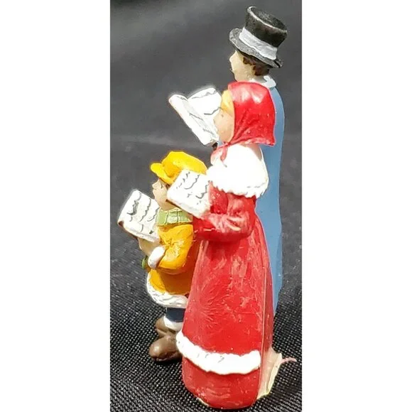 CAROLING FAMILY plastic Christmas Village small scale accessory figure figurine - Picture 4 of 11